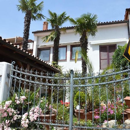 Hous Mira Apartment Porec Exterior photo